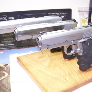 3-Gun Stand - 01 (Large).JPG