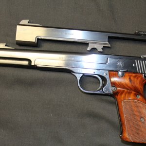 S&W 41   7.5 in. & 5 in.JPG