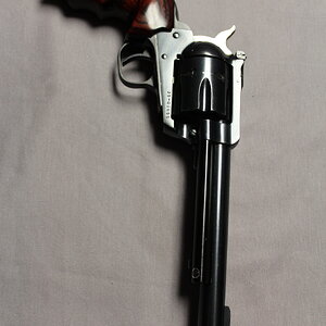 Ruger NM Blackhawk 357 (R).JPG